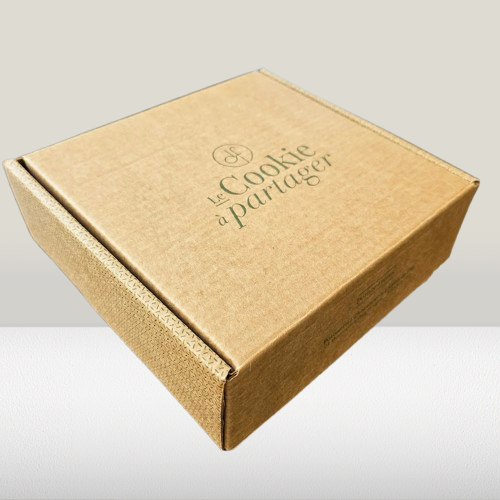 Boîtes coffret 22x13+8 cm / 16,5x15,5+5cm / 28x19+6 cm / 31x19+7 cm / Carton micro cannelure blanc ou brun agréé contact alimentaire
